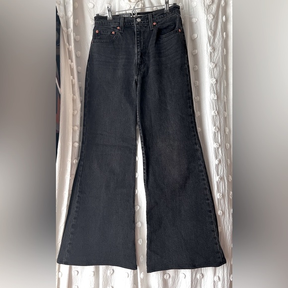 New Levi’s ribcage bell jeans - Picture 4 of 7